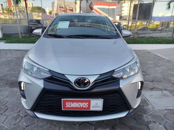 TOYOTA YARIS 1.5 16V FLEX SEDAN XS MULTIDRIVE TOYOTA YARIS 1.5 16V FLEX SEDAN XS MULTIDRIVE